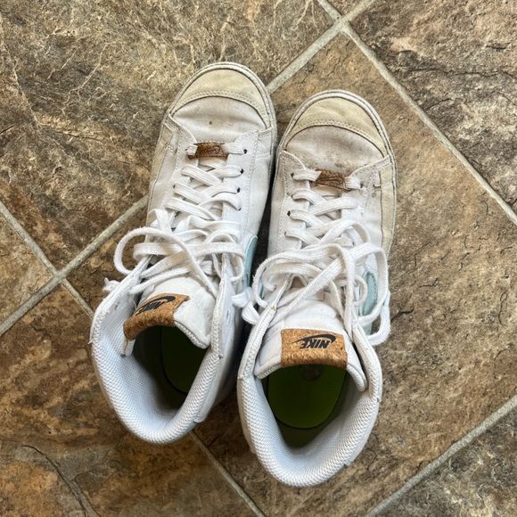 Nike Blazers - Picture 4 of 5